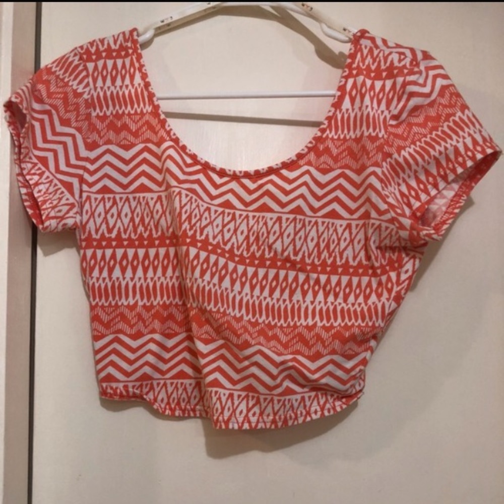 Crop top
